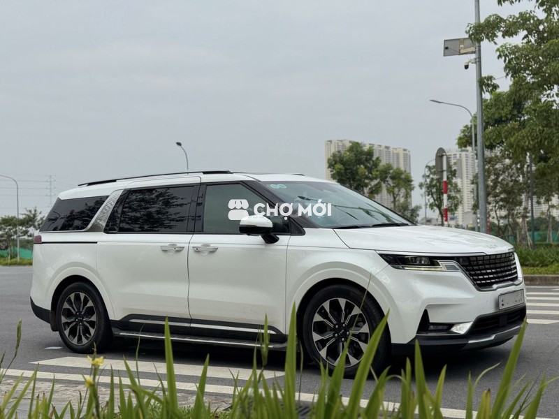 Kia Carnival Signature 2.2D 2022 model 2023