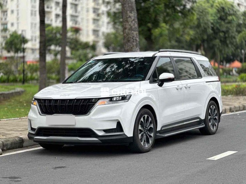 Kia Carnival 2022 2.2D Luxury 8chỗ mới chạy 11.000