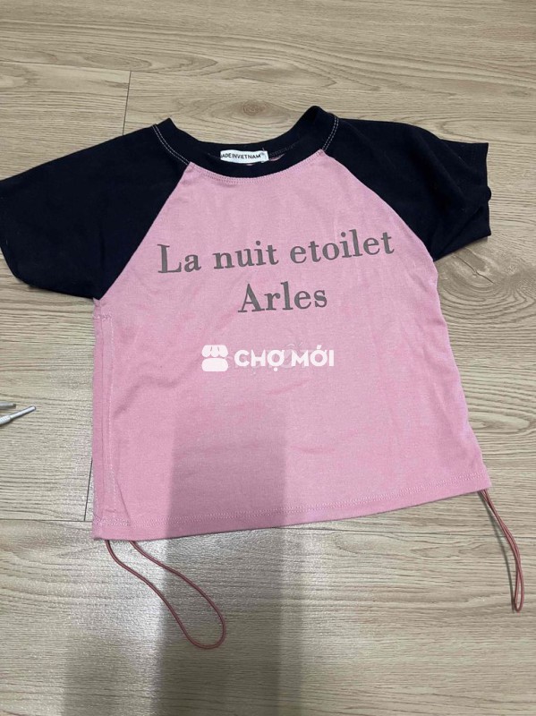 Áo thun nữ ngắn tay Raglan in chữ