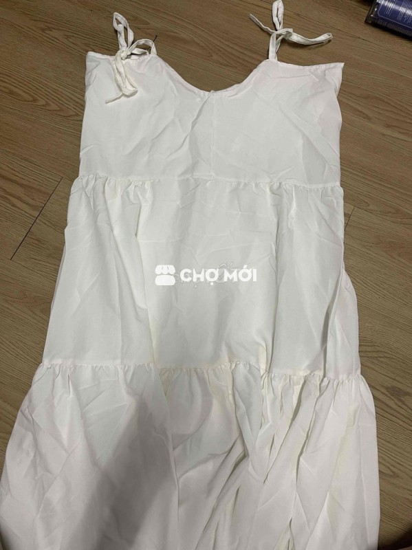 Đầm nữ hai dây dài màu trắng thanh lịch