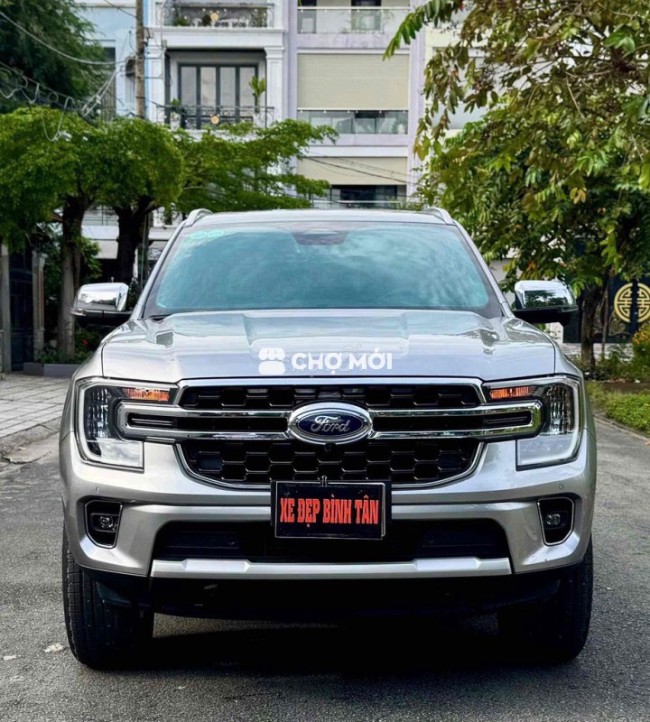 CẦN BÁN XE FORD EVERETS TITANIUM 2023