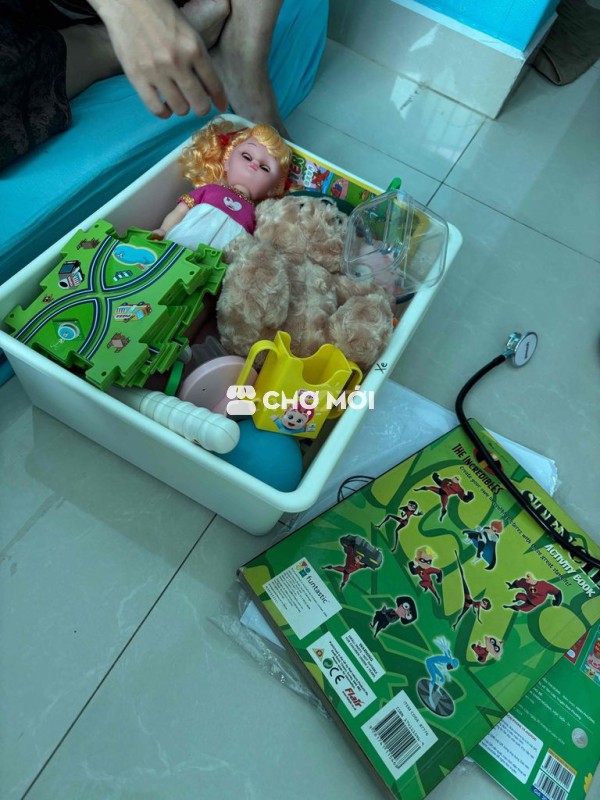 thùng đồ chơi đủ thứ cho bé nào cần