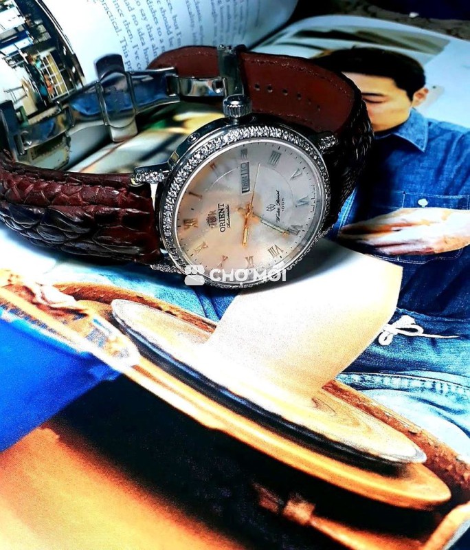 Đồng hồ cơ dây da cá
