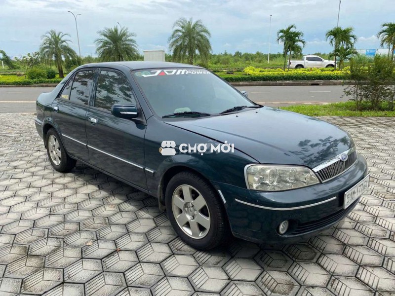 Ford Laser bản đủ, túi khí, phanh ABS.