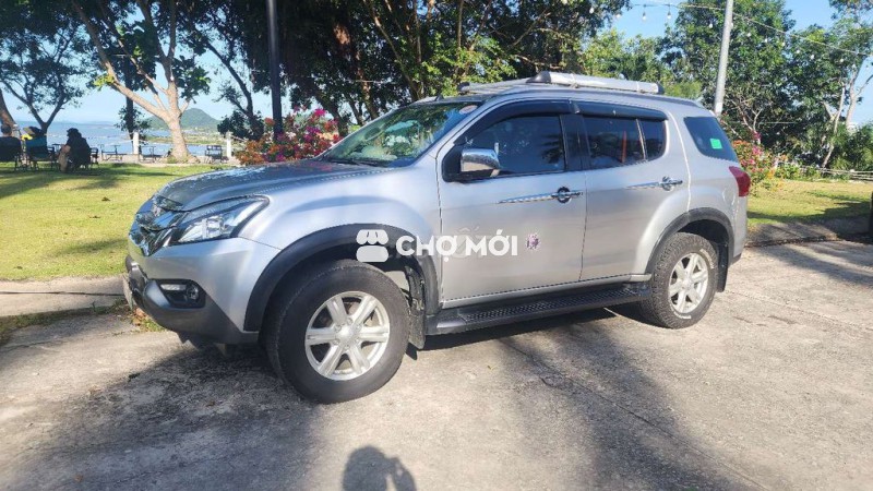 Ô tô Isuzu MUX 2018 số tự động máy dầu