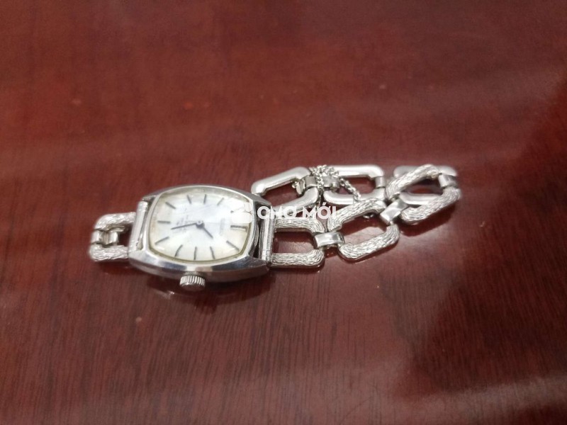 Lắc đồng hồ Nhật đang hoạt động bình thường