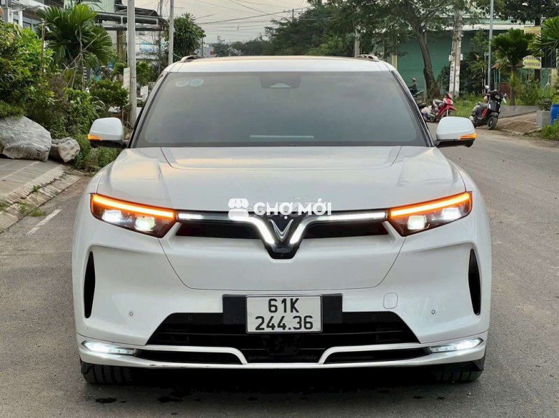 Vf9 mua pin  2023 Plus - 73000 km