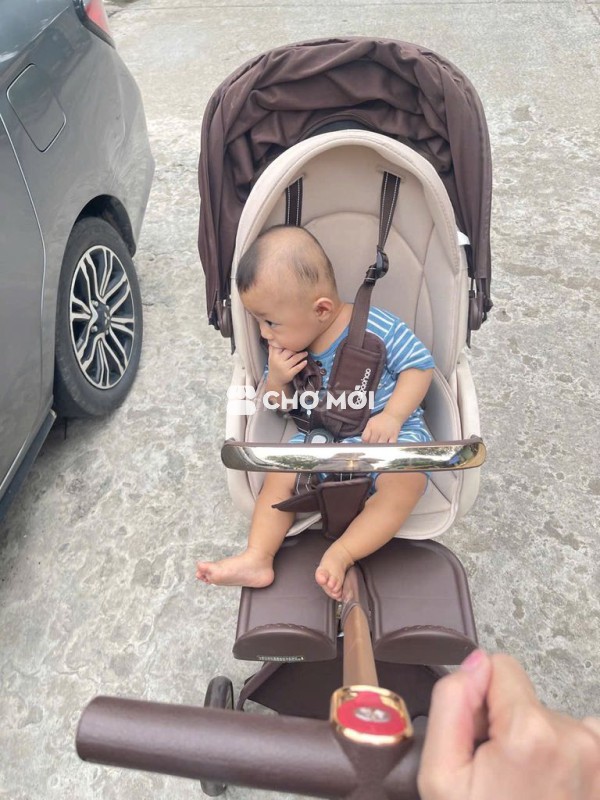 Xe đẩy cho bé mới 90%