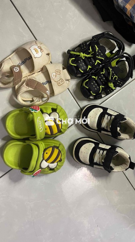 Giày dép và mũ cho bé