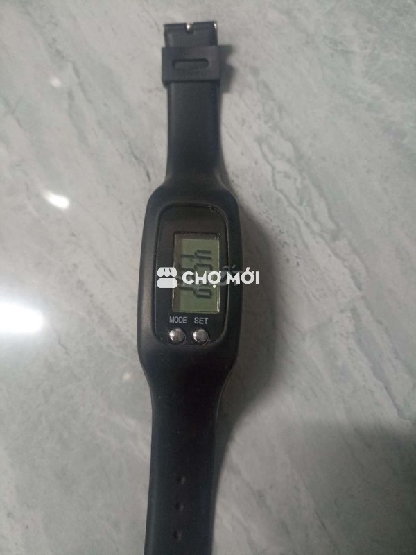 Đồng hồ điện tử độc lạ có giao lưu