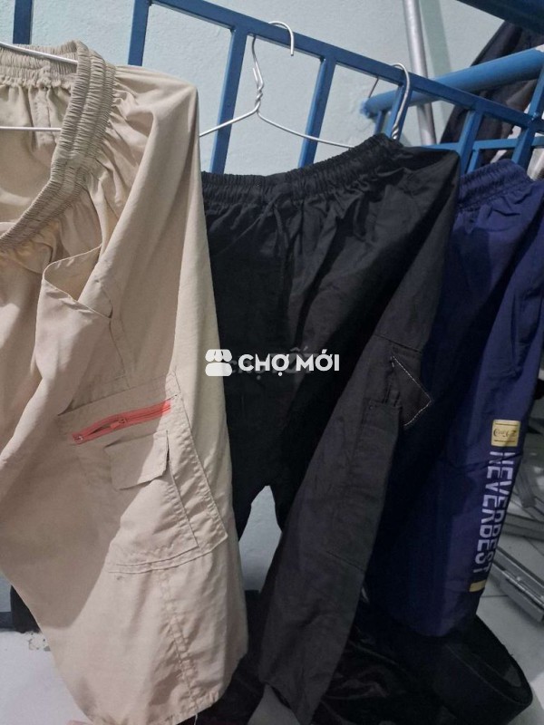 Thanh lý 7 cái quần lửng nam.20k 1cai..