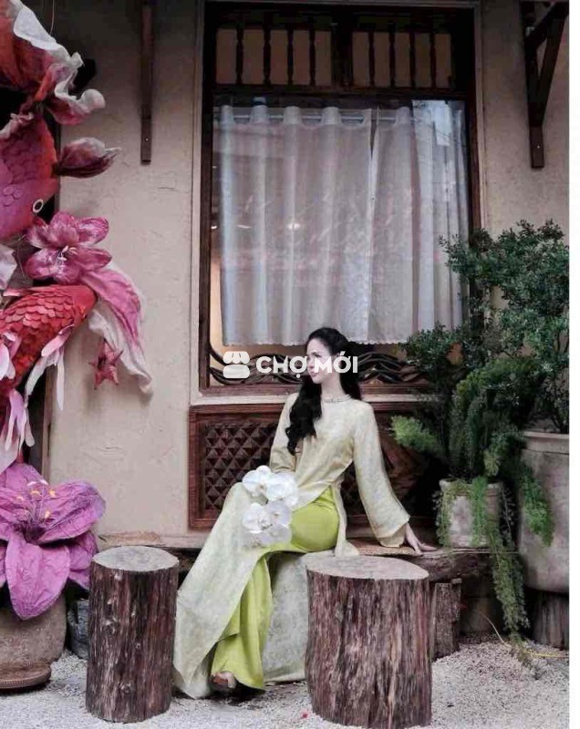 Áo dài gấm hoa