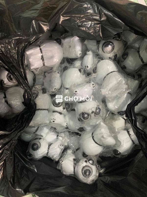 Đồ chơi còn mới cho bé sử dụng