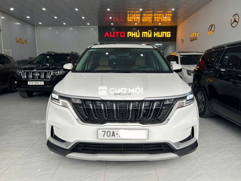 Kia Carnival Luxury 2024 Đi 11.000km Nguyên Seal