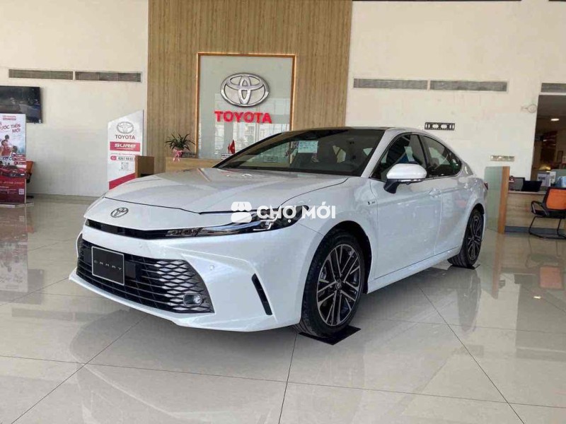 Toyota Camry 2025 2.5HEV TOP tặng 100% trước bạ