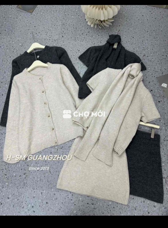 Pass nguyên set đồ màu be