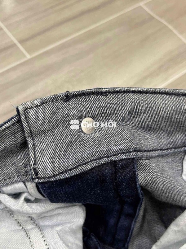 Quần jean Calvin Klein ống đứng size 31