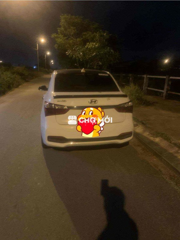 bán xe i10 sedan đời 2018 màu trắng