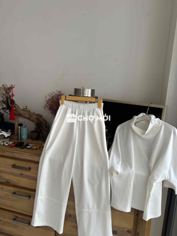 pass lại quần áo chỉ qua 1 lần mặc 95% new