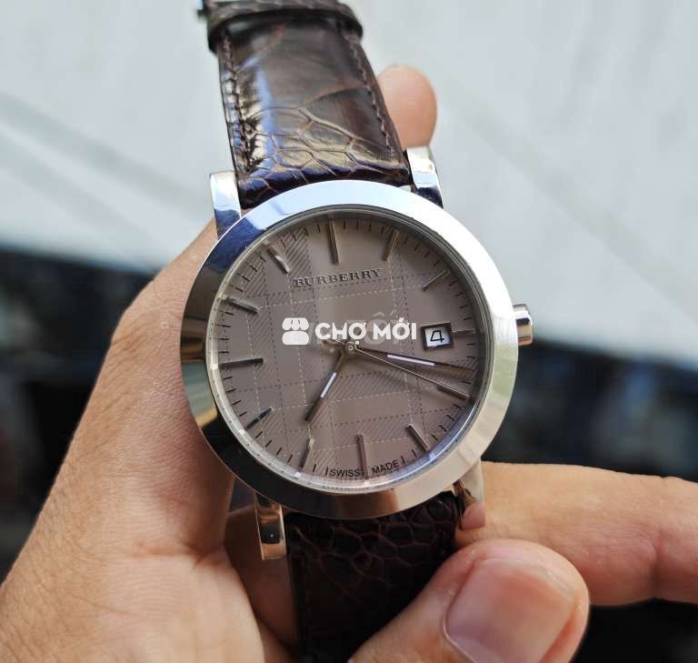 Burberry chính hãng còn full box