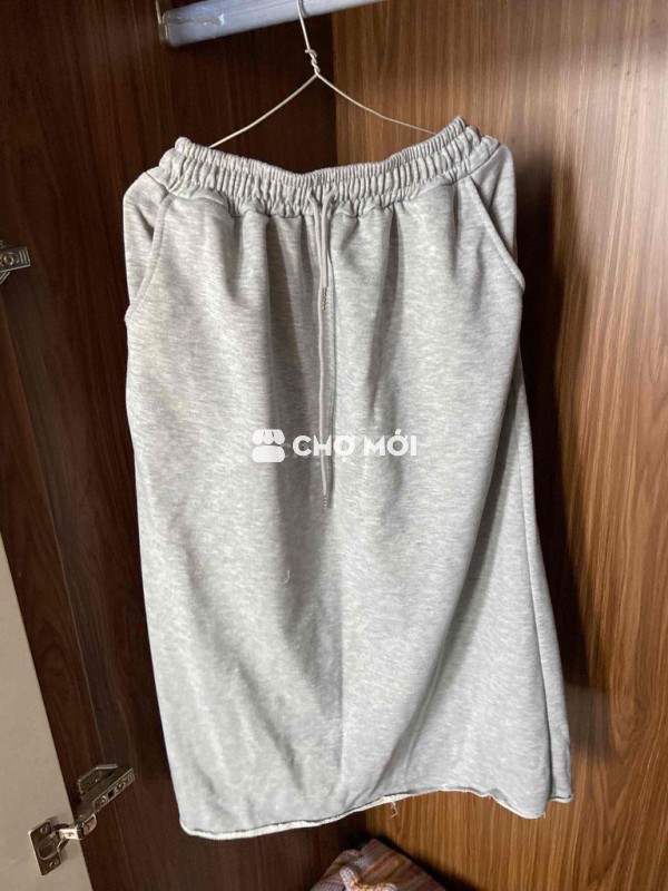 chân váy xám