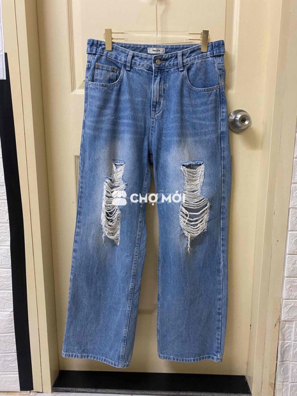 quần bò xanh rách đùi