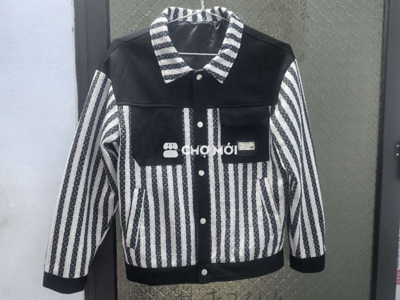 Áo khoác dạ size M cần pass