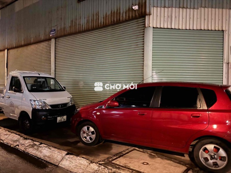 cần bàn gấp xe mua về chỉ việc đi .