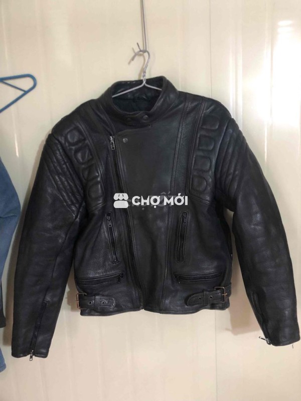 một em trụ moto size L da dày cộp