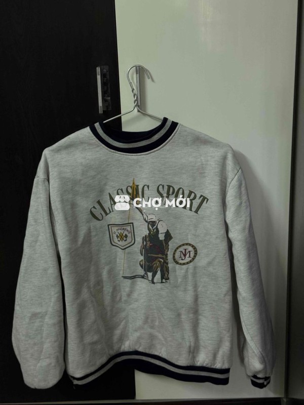 Áo nỉ cổ tròn vải nỉ xám in chữ