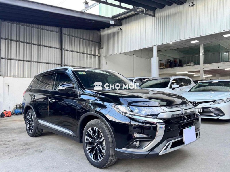 Mitsubishi Outlander 2021 bản Premium 25.000 Km