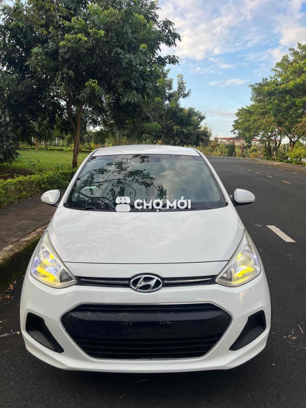 huyndai i10 2016 base sedan MT