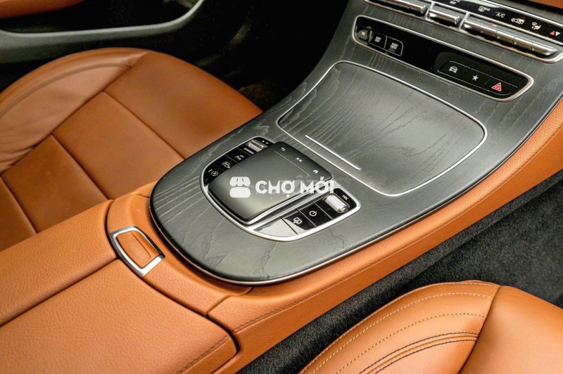 Mới nhất thị trường E300 AMG Sx 2021- 3 vạn km