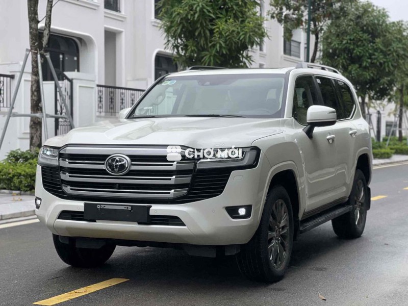 Toyota Hà Đông bán LC300 sx 2024, 2,4vkm sơn zin