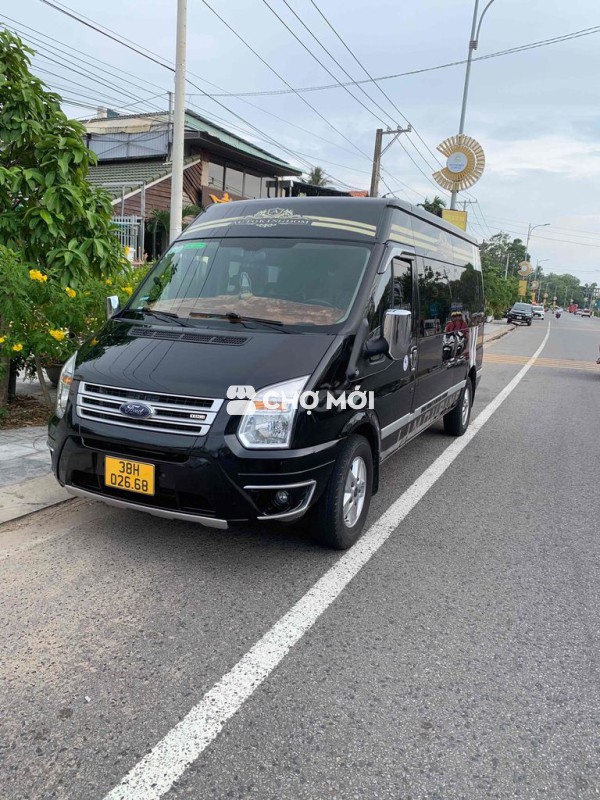 cần bán xe limousine ford transit 2017 màu đen 10g