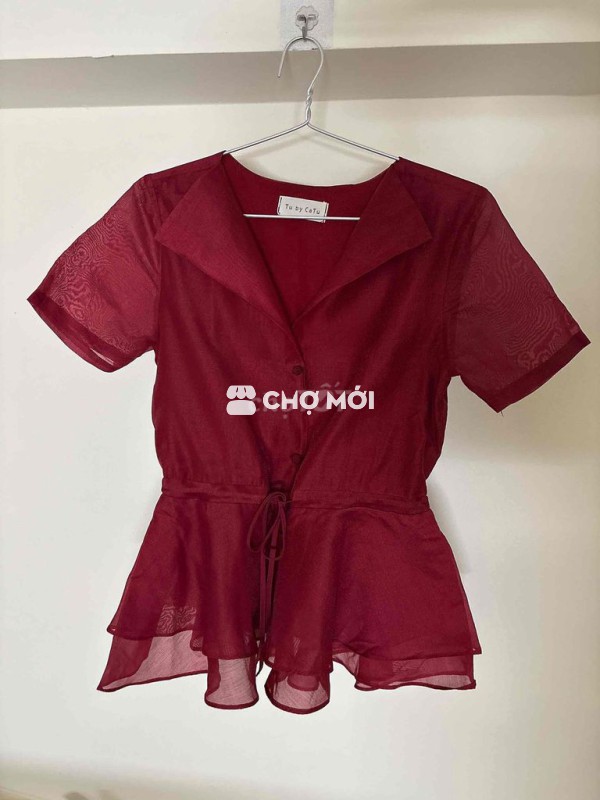 Áo kiểu sơ mi đỏ tay ngắn