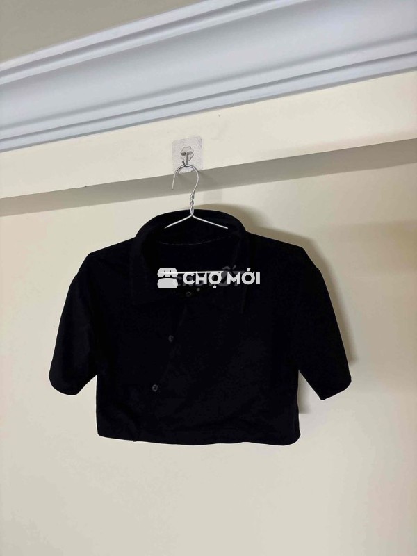 Áo crop top đen