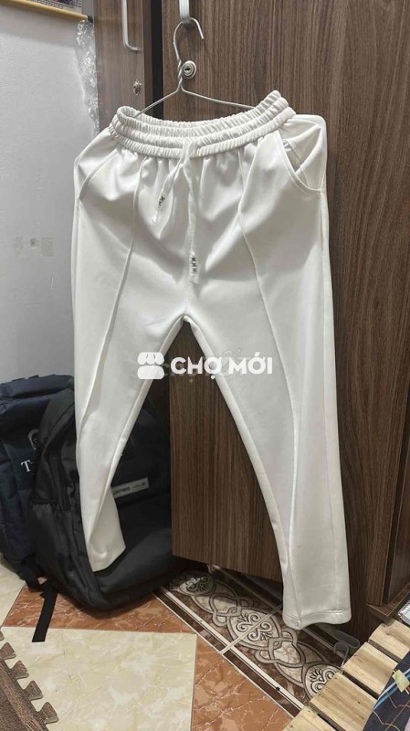 Quần ống đứng fom rộng