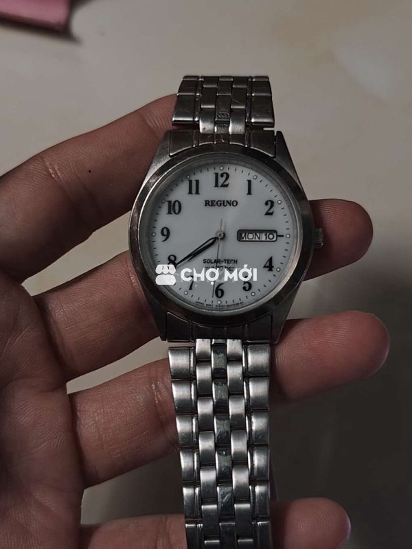 Đồng hồ pin sola năng lượng reguno