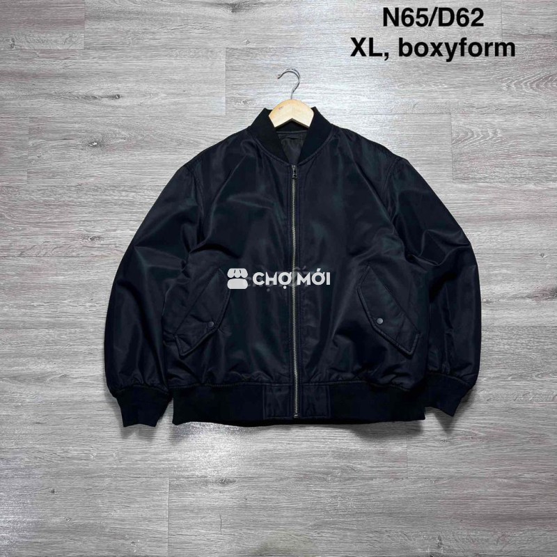 BOMBER UNIQLO DÁNG MA-1
