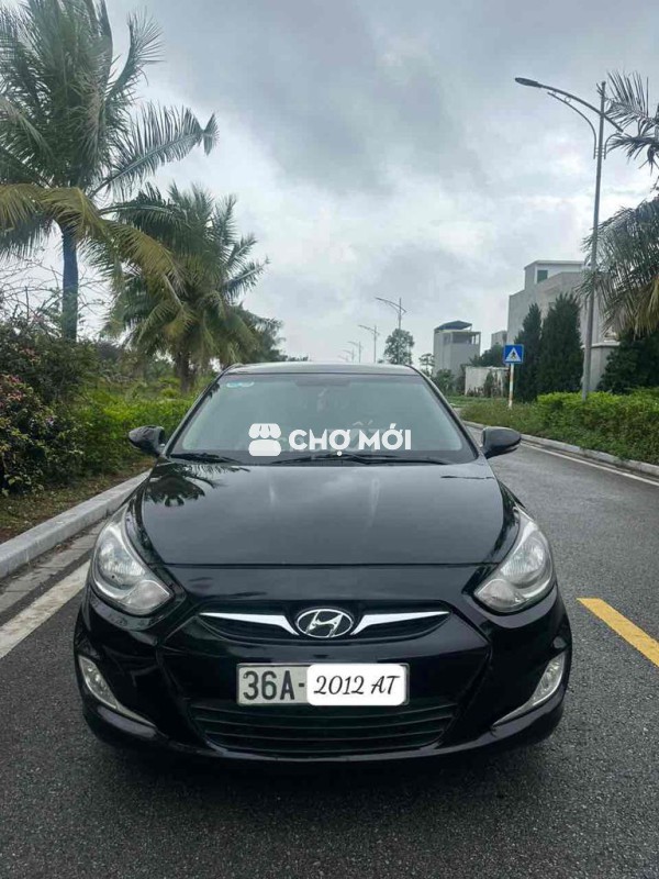 Hyundai Accent 2012 1.4 AT - 100000 km