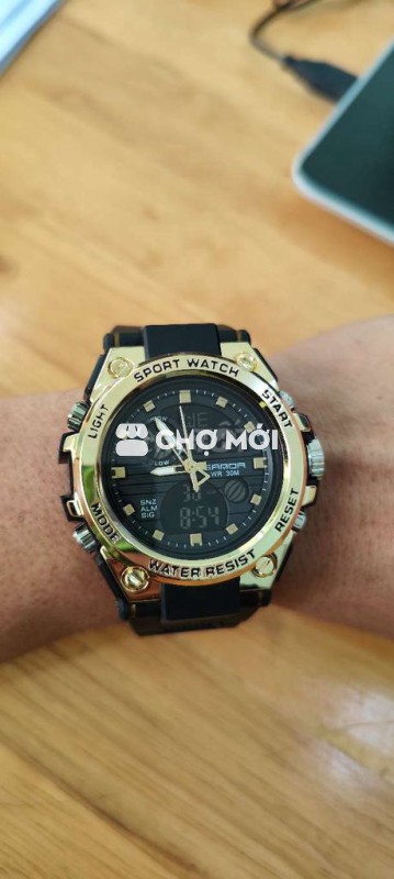 Đồng hồ chính hãng 100%