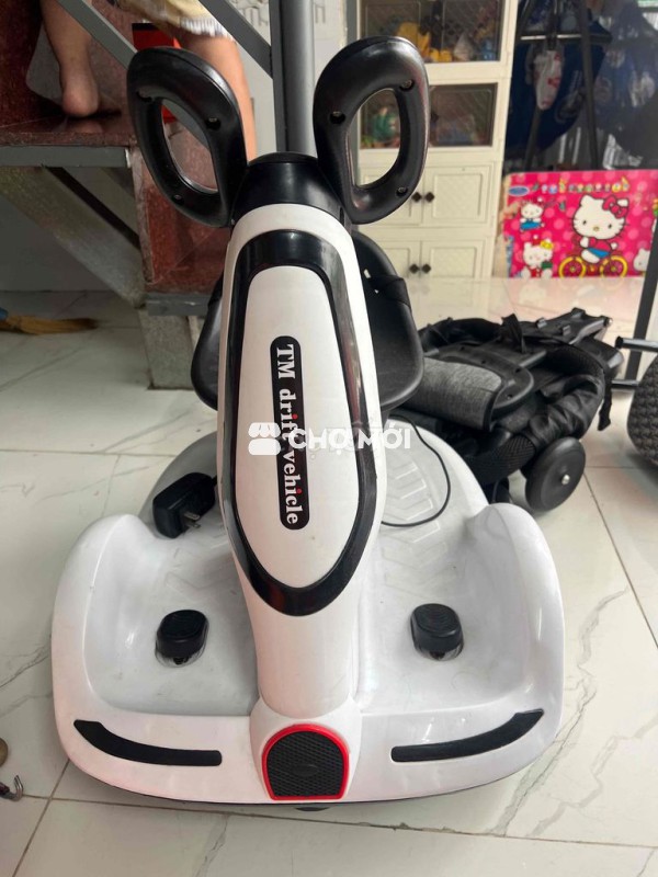 pass xe đồ chơi + xe đẩy mới dc dùng 1 lần