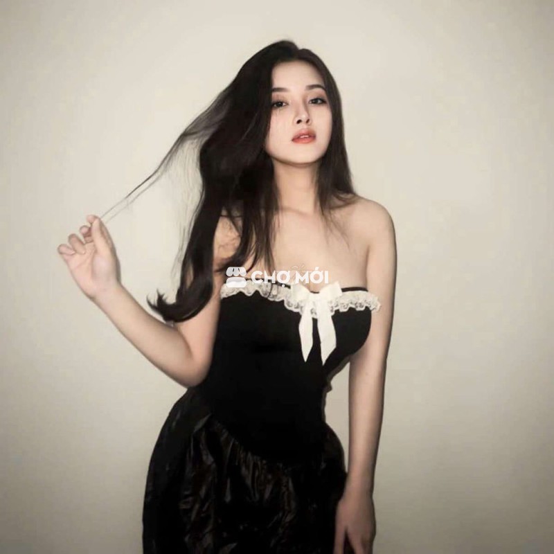 Áo ống viền ren phối nơ