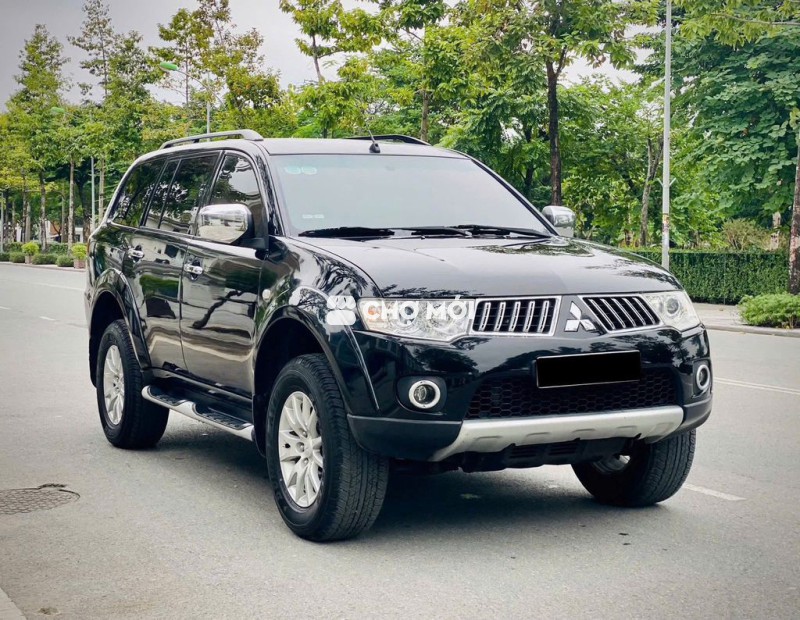 Mitsubishi Pajero Sport 7 chỗ tự động máy dầu RẺ