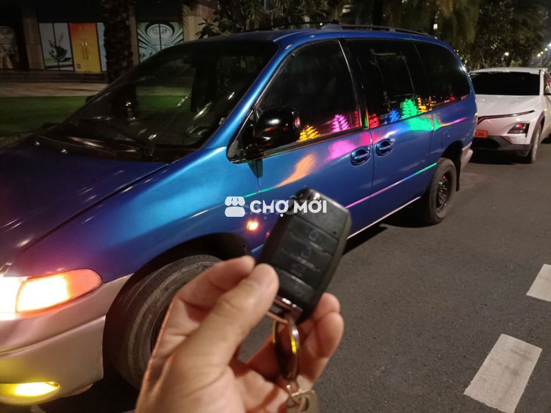 Xe Mỹ 7 chỗ số tự động 1996 giá 85tr