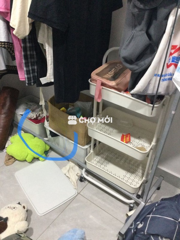 Pass kệ đựng đồ bỉm sữa ( tặng 2 rổ có nắp )