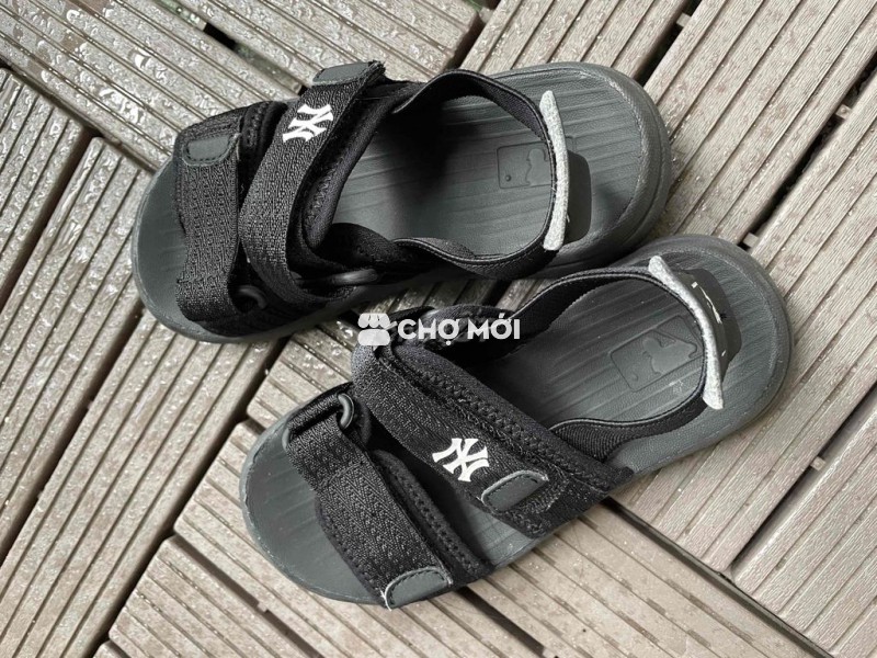 GIÀY BÉ TRAI AUTH 16-18CM