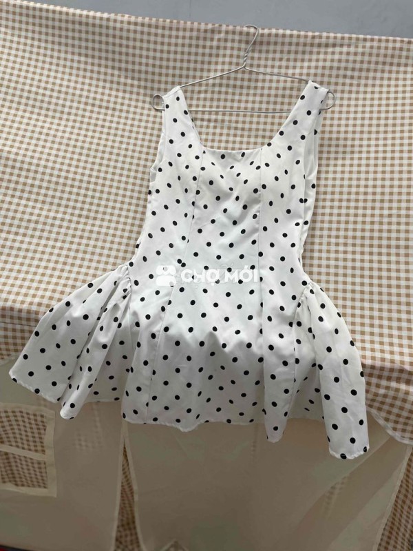 Váy châm bi 2 dây nơ lưng dáng xoè