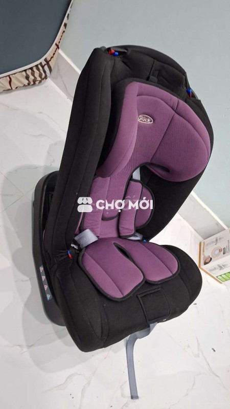 Ghế ô tô cho bé.